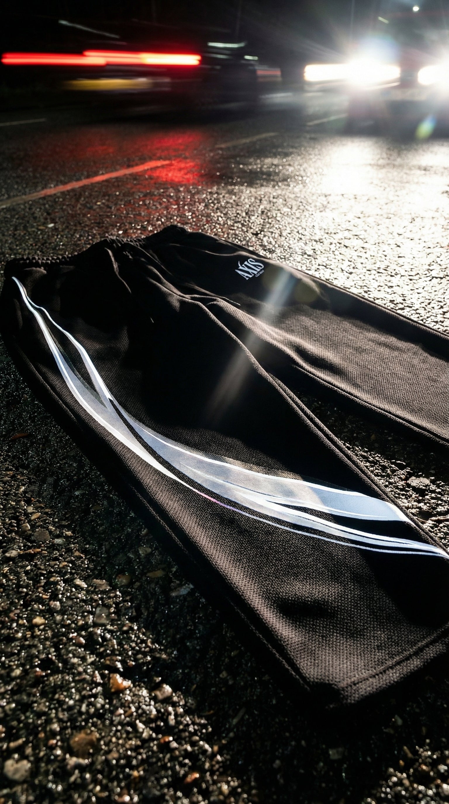 CALIBRATED STRIKE | AXIS Wide-Leg Reflective Joggers – Black